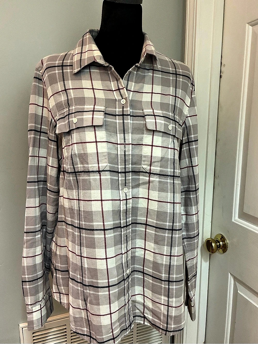 L.L. Bean Signature Lightweight Flannel Plaid Shirt Gray & White 14